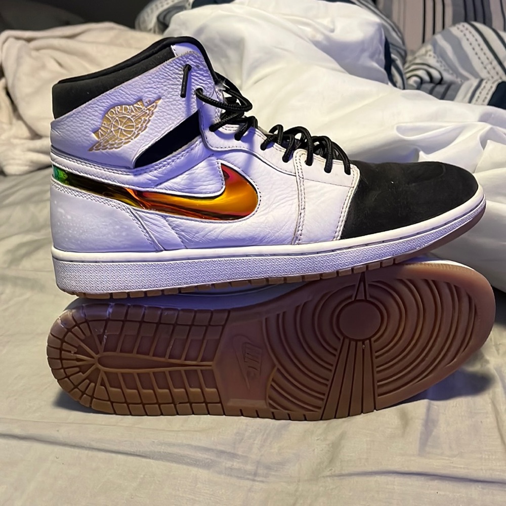 air jordan 1 rainbow swoosh with nice glare